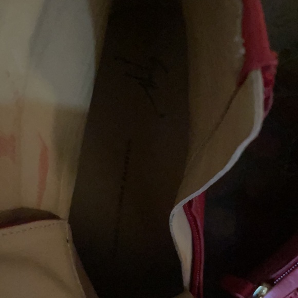 🚨Cute, stylish, and trendy red Giuseppe Zanotti - Picture 4 of 4